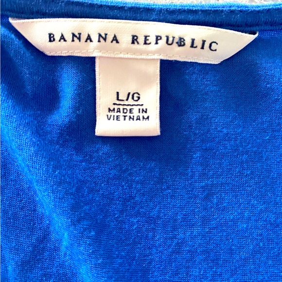 💙BANANA REPUBLIC 💙Blue Sleeveless blouse in Large! Like new condition! - Picture 10 of 11